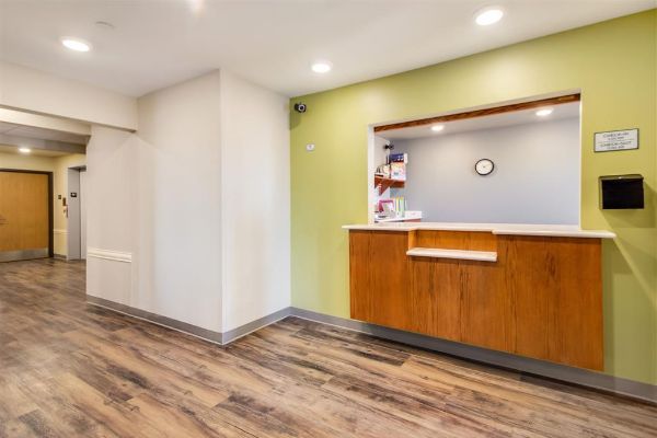Hotel WOODSPRING SUITES BURLINGTON (Burlington)